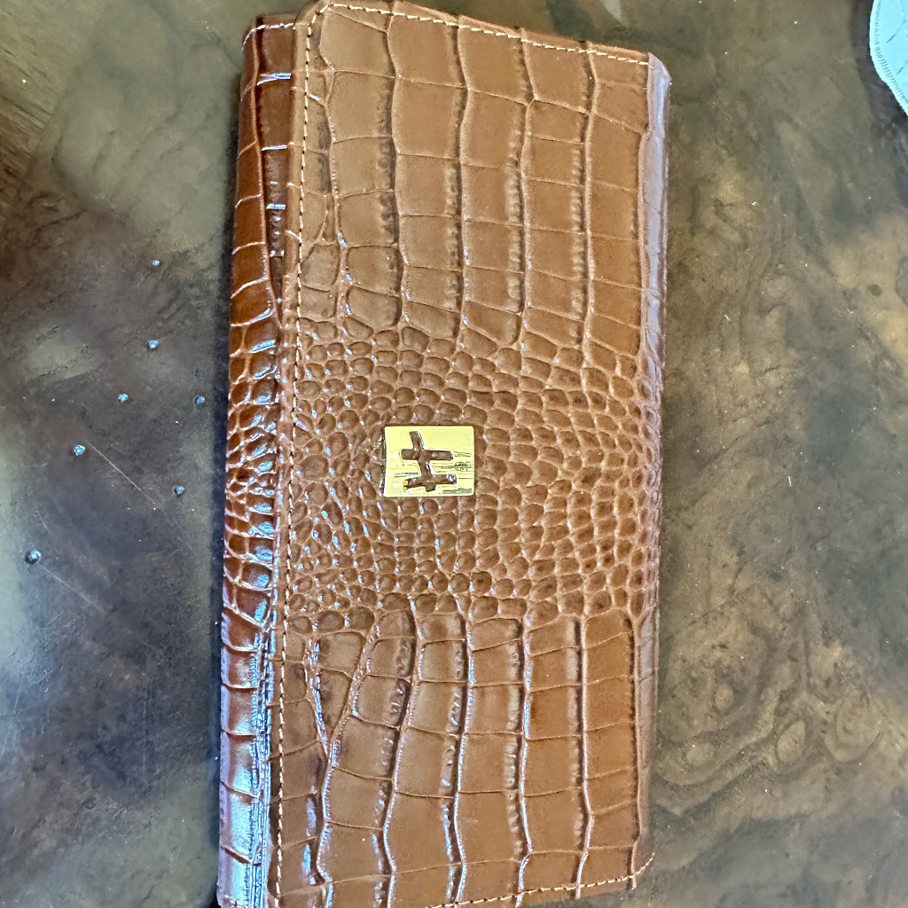 Elegant Brown Crocodile Pattern Wallet